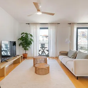 For The Lovers- Downtown Lisbon- Free Parking Apartment